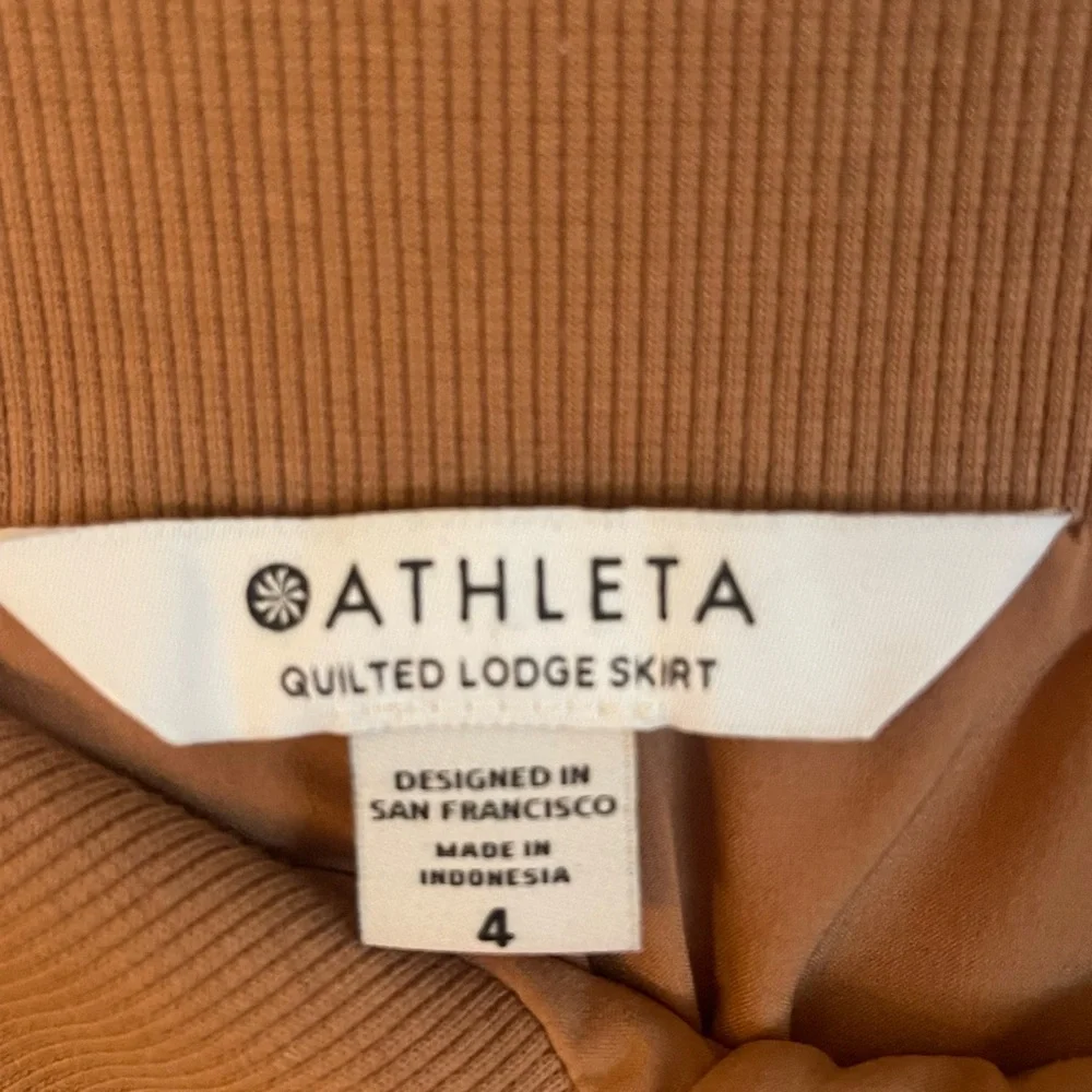 Athleta Quilted Mini Skirt in Warm Brown - Picture 3 of 4
